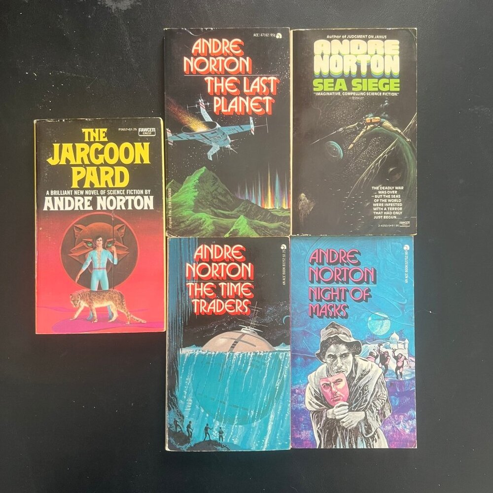 5 Paperback Lot-A Fine Start to a Collection by acclaimed author Andre Norton